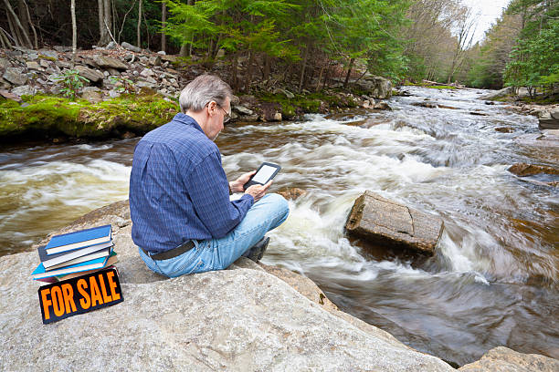 EBook sul fiume - foto stock