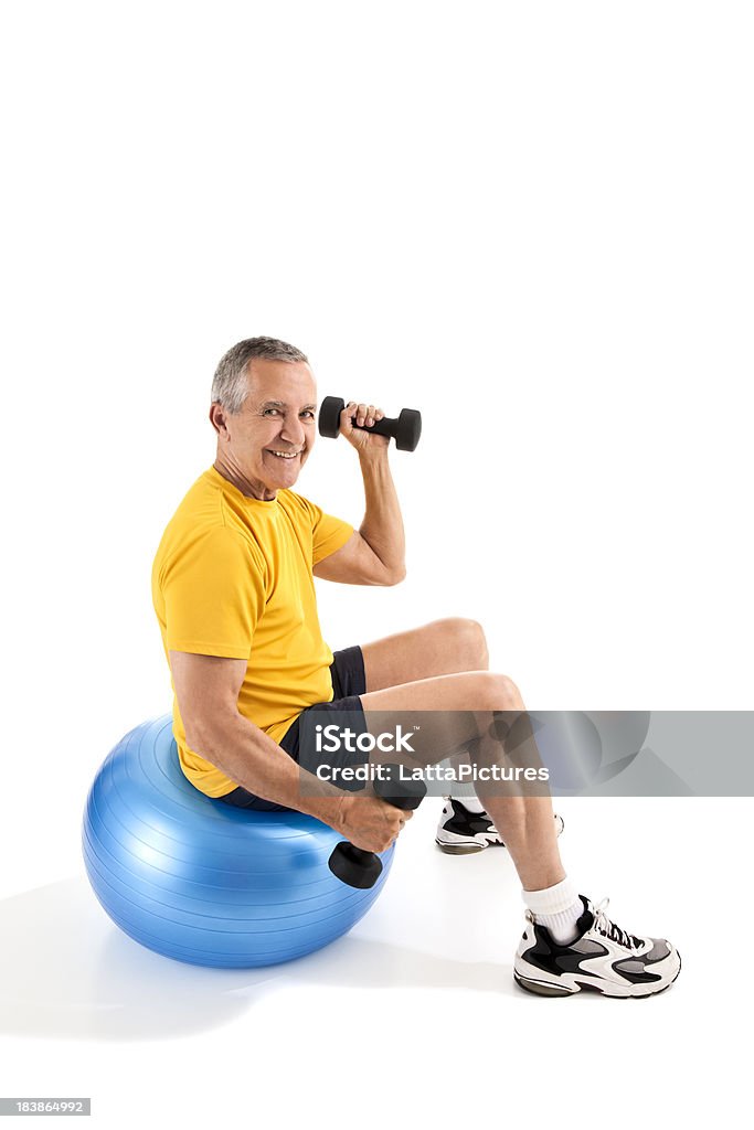 Alter Mann Training mit Hanteln mit Fitness-ball - Lizenzfrei 70-79 Jahre Stock-Foto