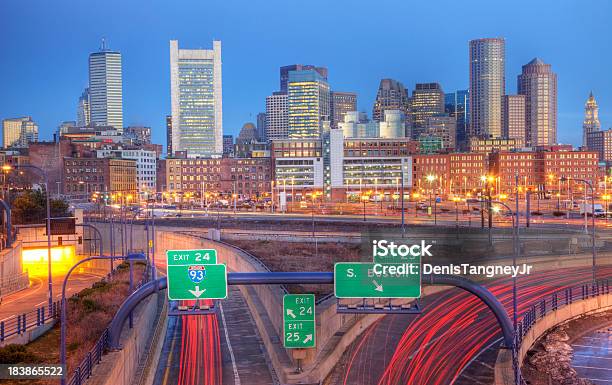 Foto de Cidade De Boston e mais fotos de stock de Boston - Massachusetts - Boston - Massachusetts, Tráfego, Autoestrada