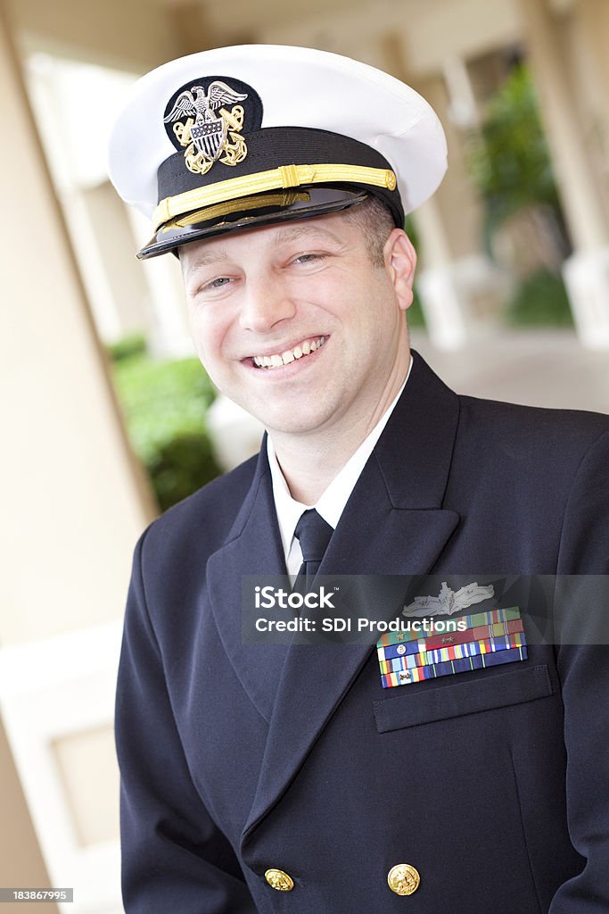 EE. UU. Senior sonriente militar - Foto de stock de Oficial - Rango militar libre de derechos