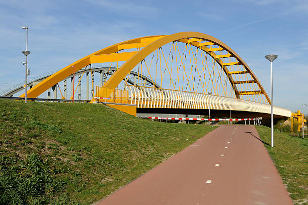 istock The yellow 'Hogeweidebrug' in Utrecht 183868079
