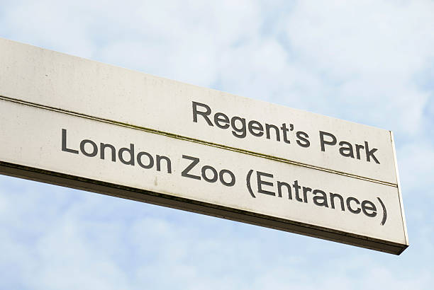 ロンドン動物園のサイン - zoo sign entrance the ストックフォトと画像