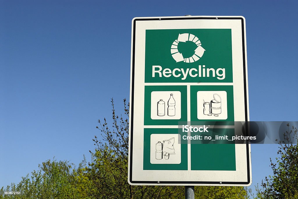 recycling-station - Lizenzfrei Altglasbehälter Stock-Foto