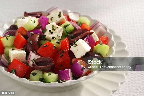 Photo libre de droit de Salade Grecque Classique Haché banque d'images et plus d'images libres de droit de Aliment - Aliment, Aliment cru, Aliment émincé