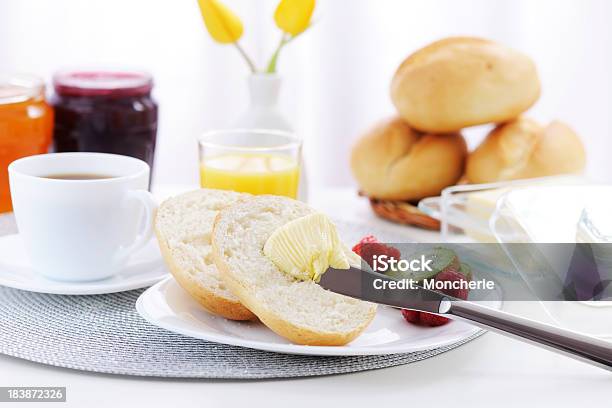 Foto de Manteiga E Pão e mais fotos de stock de Branco - Branco, Café - Bebida, Café Preto