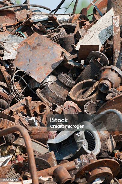 Altmetall Stockfoto und mehr Bilder von Altmetall - Altmetall, Ausrüstung und Geräte, Bildschärfe