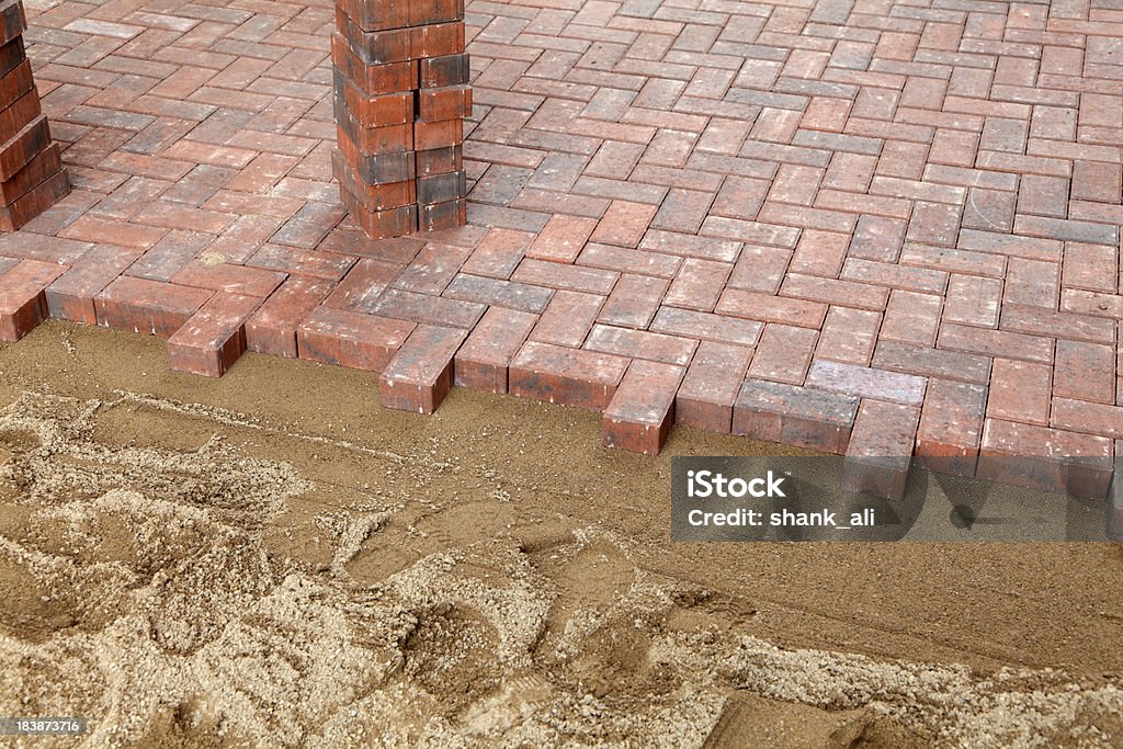 Nouvelle rue pavé allée de l'hôtel - Photo de Empilé libre de droits