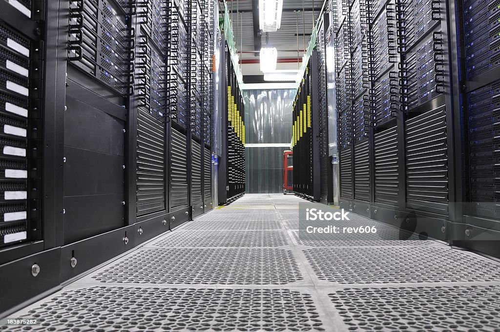 Nuage de serveurs dans un Data Center - Photo de Superordinateur libre de droits