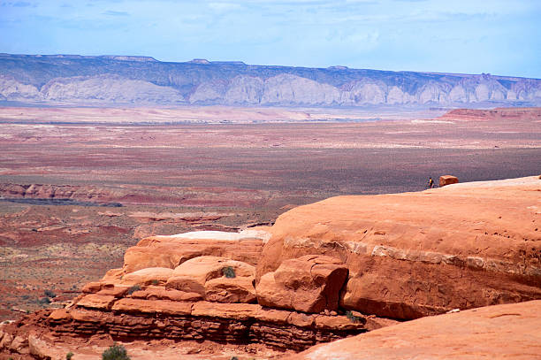 mountainbiker-landschaft - san rafael swell stock-fotos und bilder