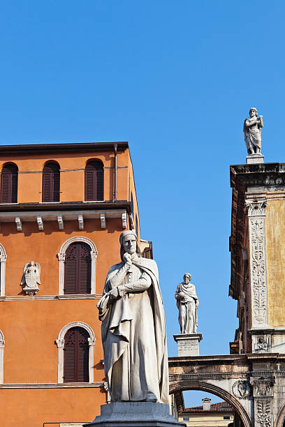 istock Statue of Dante Alighieri, Verona 183879101