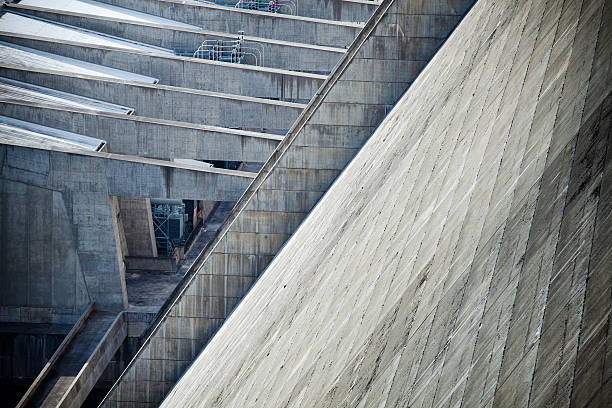 istock Libby Dam, Lake Koocanusa, Montana 183882082