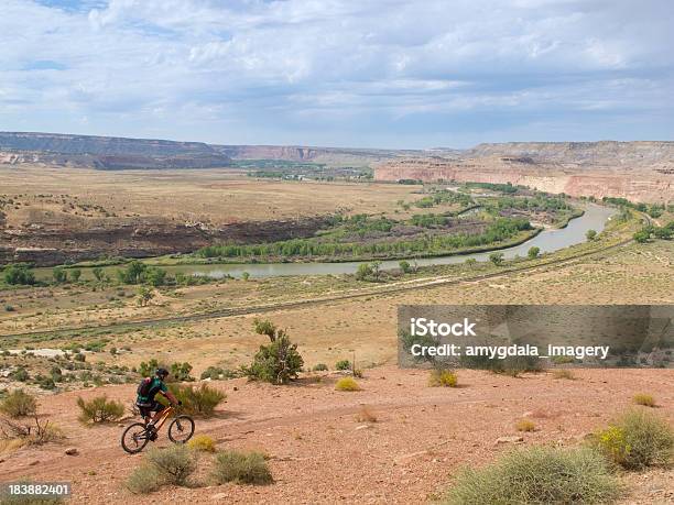 Mountainbiken Ist Stockfoto und mehr Bilder von Fluss Colorado River - Fluss Colorado River, Sonora-Wüste, Abenteuer