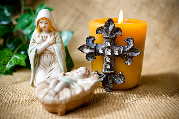 istock Nativity, mother and child figurines 183884130