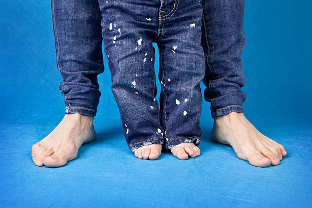 istock Mother And Baby Bare Feet 183885697