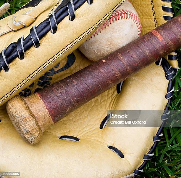 Baseballausstattung Stockfoto und mehr Bilder von Baseball - Baseball, Baseball-Spielball, Baseballhandschuh
