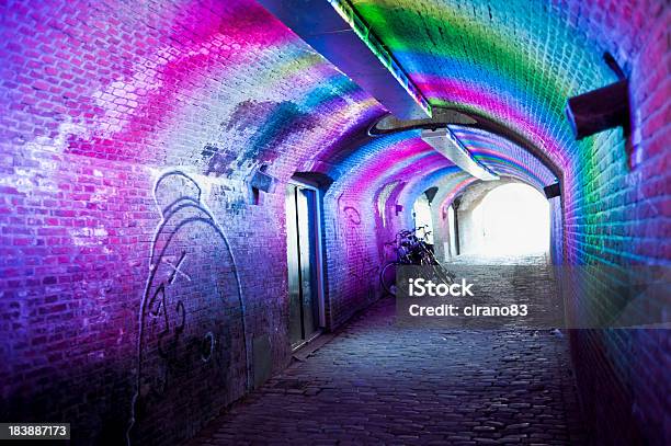 Rainbow Leichte Tunnel In Utrecht Niederlande Stockfoto und mehr Bilder von Utrecht - Utrecht, Gasse, Regenbogen