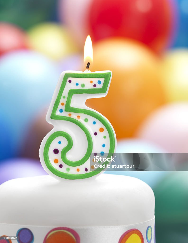 5 歳の誕生日のお祝い - 数字の5のロイヤリティフリーストックフォト