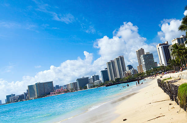 istock Waikiki beach in Honolulu, HI 183889755