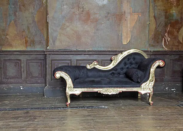 A chaise longue in a 1790's london townhouse.