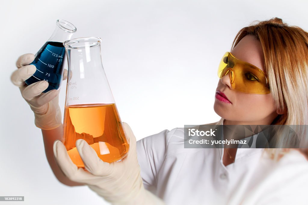 Análise química no laboratório - Foto de stock de 20 Anos royalty-free