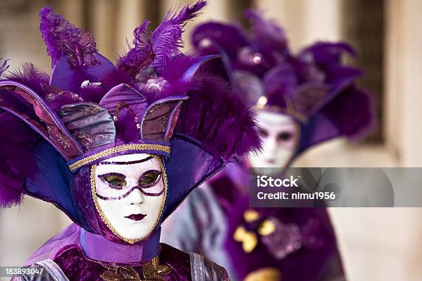 ベニスのカーニバルマスクでマルディグラの - 2人のストックフォトや画像を多数ご用意 - 2人, お祝い, お面