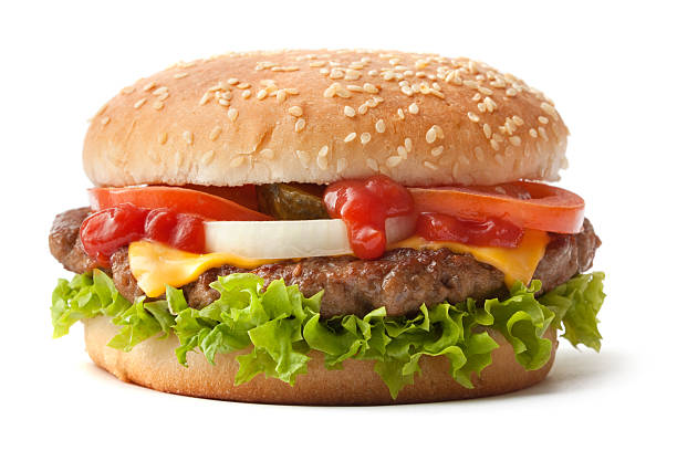 hamburger auf sesambrötchen mit zutaten - rinderhack stock-fotos und bilder