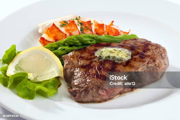 Grillowany Strip Steak Z Homarem - zdjęcia stockowe i więcej obrazów Stek - Stek, Surf and turf, Talerz