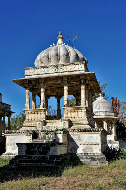 architecturally built cenotaphs royal tomb at ahar in udaipur state rajasthan - ahar cenotaphs imagens e fotografias de stock