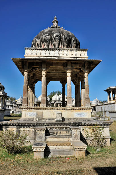 architecturally built cenotaphs royal tomb at ahar in udaipur state rajasthan - ahar cenotaphs imagens e fotografias de stock