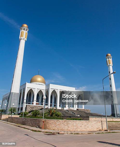 Mezquita Foto de stock y más banco de imágenes de Arquitectura - Arquitectura, Ciudades capitales, Culturas