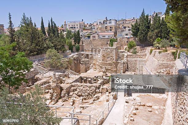 Foto de Antigas Ruínas Piscina De Bethesda Cidade Antiga De Jerusalém e mais fotos de stock de Piscina de Betesda