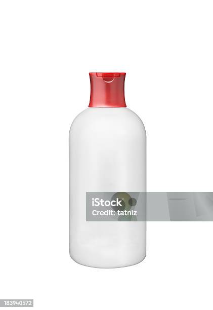 Botle In Plastica Bianca Isolata - Fotografie stock e altre immagini di Accessorio personale - Accessorio personale, Berretto, Close-up