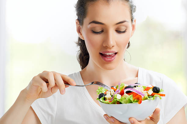 istock eating healthy food 183947268