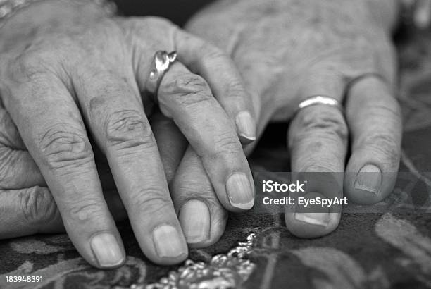 Foto de Casado Para Sempre e mais fotos de stock de Terceira idade - Terceira idade, Aliança de casamento, Divórcio