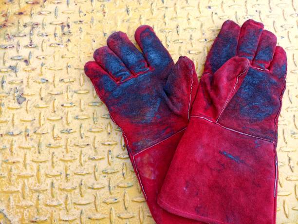 Heat resistant leather welding glove