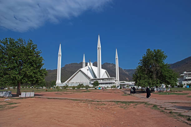 istock Faisal Mosque in Islamabad, Pakistan 1839581320