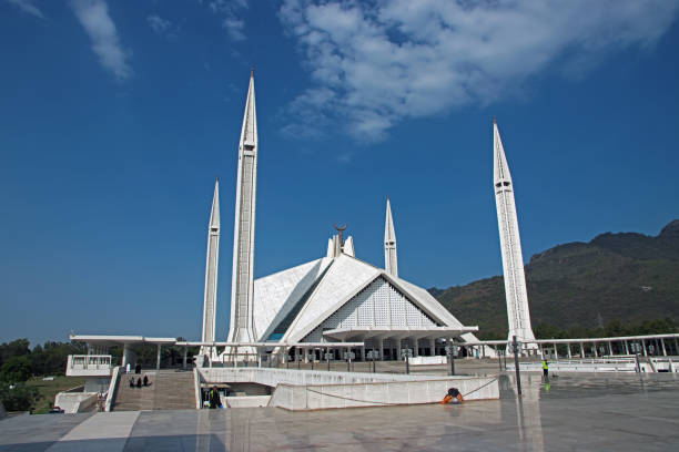 istock Faisal Mosque in Islamabad, Pakistan 1839581509