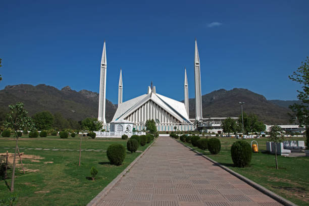 istock Faisal Mosque in Islamabad, Pakistan 1839581546