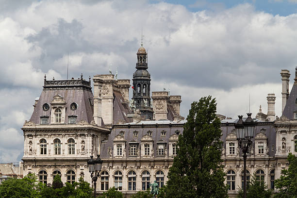 istock Historic building in Paris France 183958744