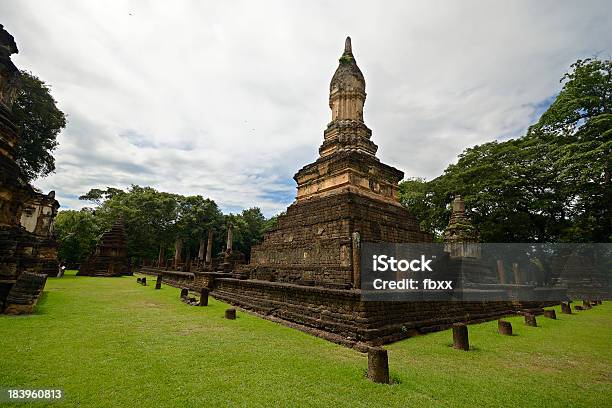 Si Satchanalai Chaliang Historyczny Park - zdjęcia stockowe i więcej obrazów Antyki - Antyki, Architektura, Azja