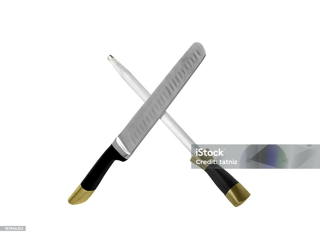 Faca e sharpener isolado no fundo branco - Foto de stock de Armamento royalty-free