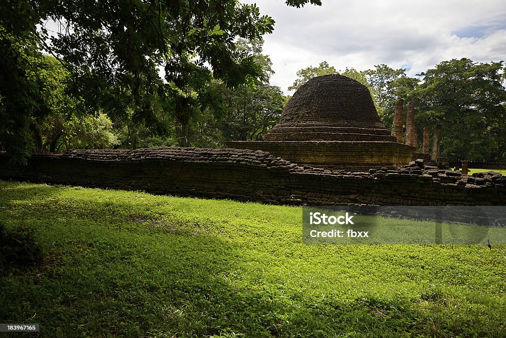 Si Satchanalai Chaliang historyczny Park - Zbiór zdjęć royalty-free (Antyki)