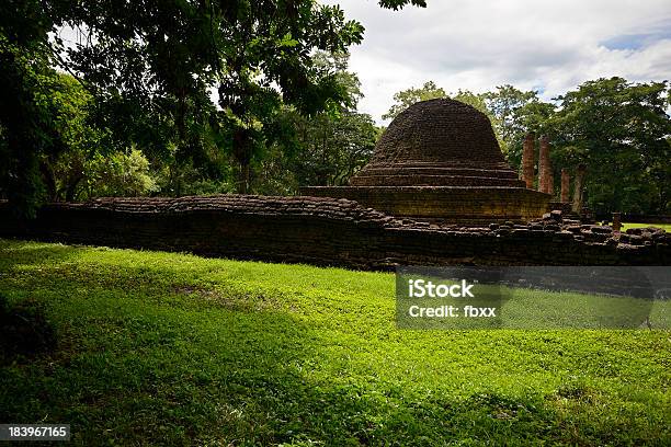 Si Satchanalai Chaliang Historyczny Park - zdjęcia stockowe i więcej obrazów Antyki - Antyki, Architektura, Azja