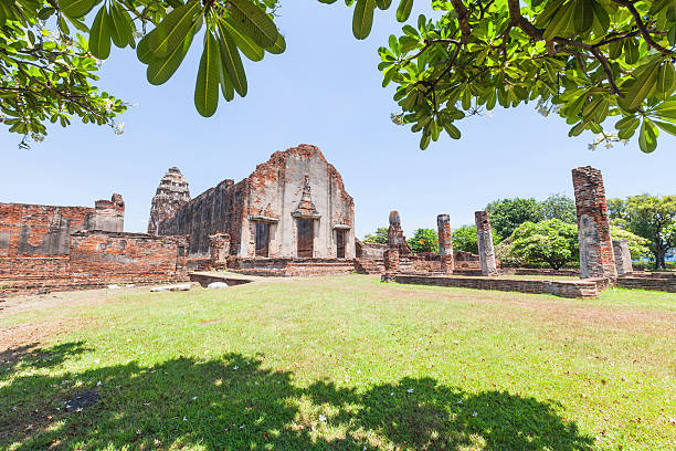 istock Wat Phra Sri Rattana Mahathat Historical park 183982138