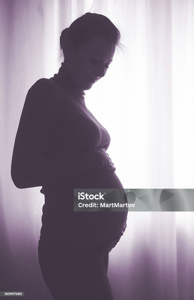 Heureuse femme enceinte - Photo de Abdomen libre de droits