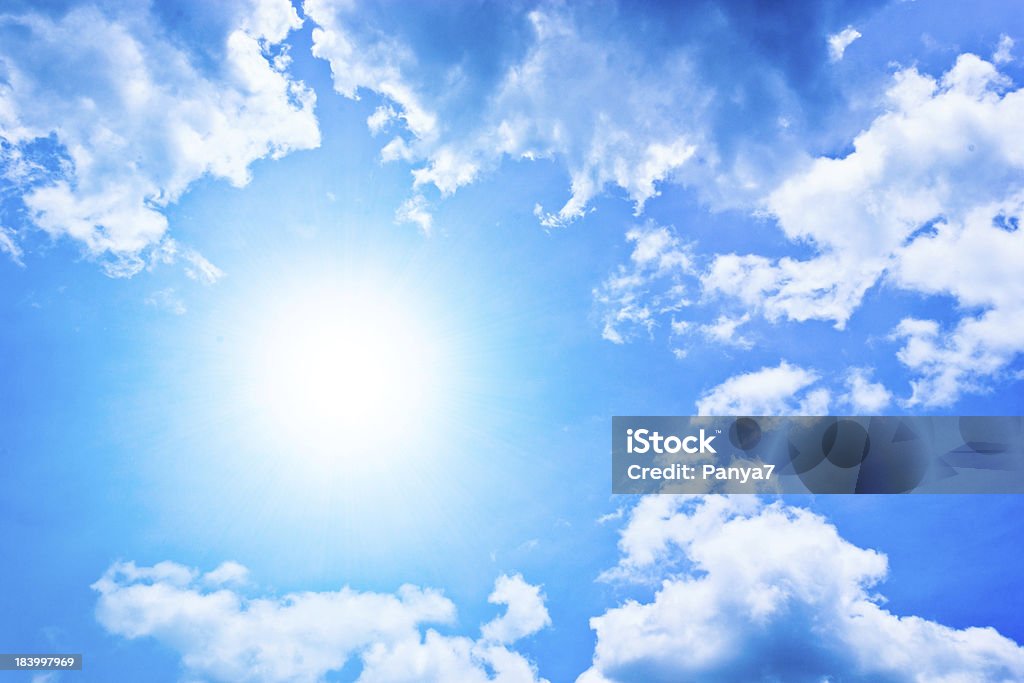 Sole e blu cielo - Foto stock royalty-free di Ambientazione esterna