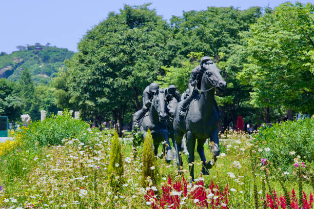 The horse racing statues in Seoul Forest pay homage to the park's past as a horse race track, preserving a piece of local history in a modern urban setting.