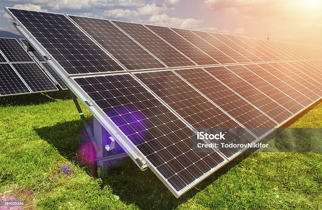 Painel solar e energia renováveis - Royalty-free Central Elétrica Foto de stock