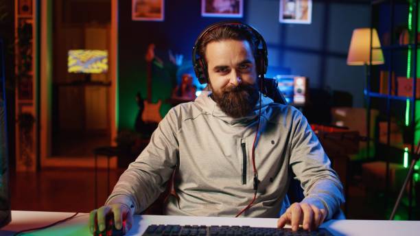 istock Man feeling angry and shouting after being defeated in videogames 1840252818