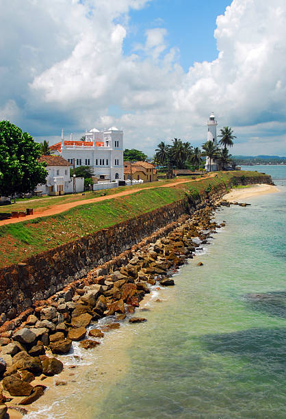 istock Galle, Sri Lanka: ramparts, sea, mosque and lighthouse 184028740